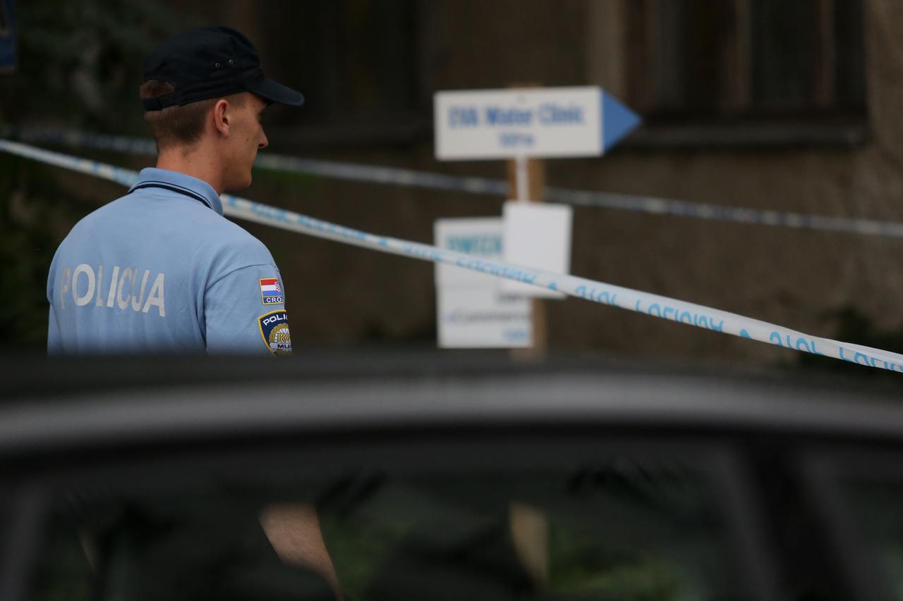 Policija na mjestu događaja nakon višestrukog ubojstva na Kajzerici