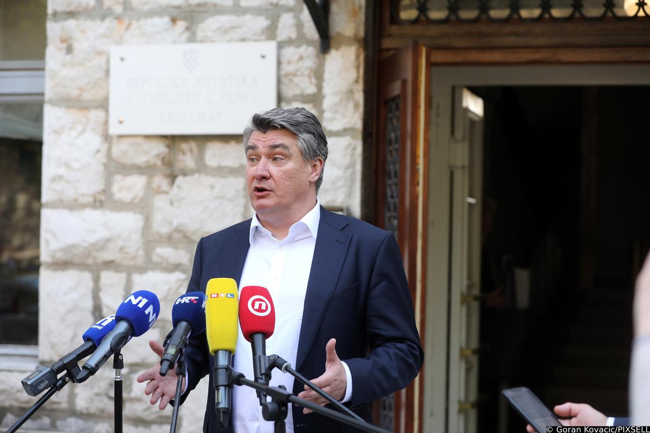 Rijeka: Predsjednik Zoran Milanović nakon posjeta svuečilištu dao je izjave za medije 