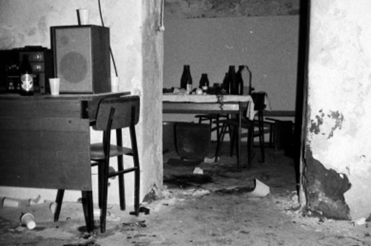 \'01.01.1993., Zrinski Topolovac, Bjelovar. Vojnik na dopustu, Vinko Palic, na doceku Nove 1993. godine u zupnom uredu,  pucnjima iz automata ubio devetero a tesko ranio sedmero mladih ljudi. Na kraju