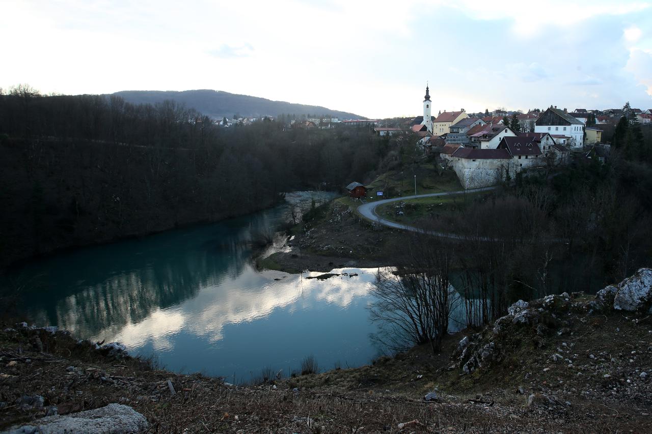 Grad Slunj i Rastoke obiluju ljepotama krajolika i ?istom netaknutom prirodom