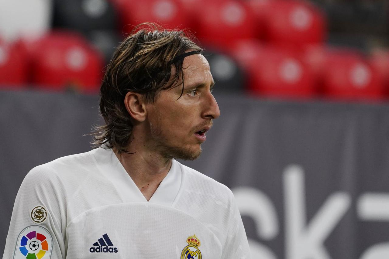 La Liga Santander - Athletic Bilbao v Real Madrid