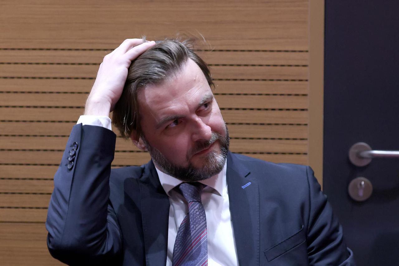 Zagreb: Novi ministar financija Tomislav Ćorić u sabornici čeka glasovanje