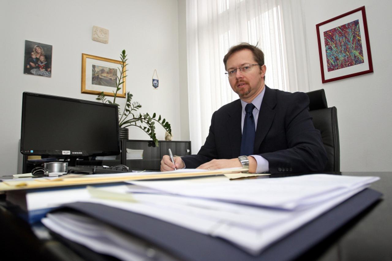 'FORUM  14.03.2012., Zagreb - Direktor HZZO-a dr. Sinisa Varga. Photo: Igor Kralj/PIXSELL'