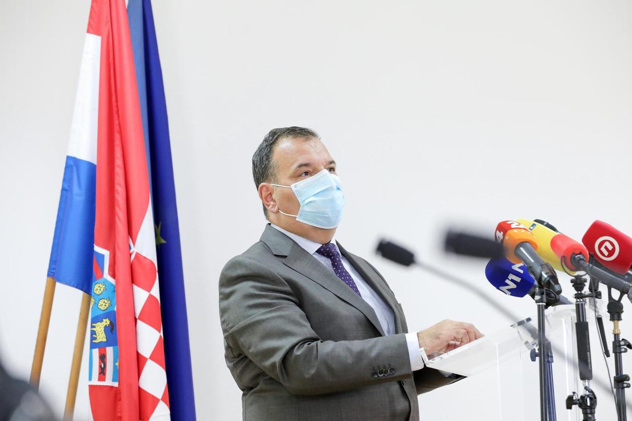 Zagreb: Vili Beroš i Krunoslav Capak obratili se medijima nakon sastanka s ravnateljima bolnica