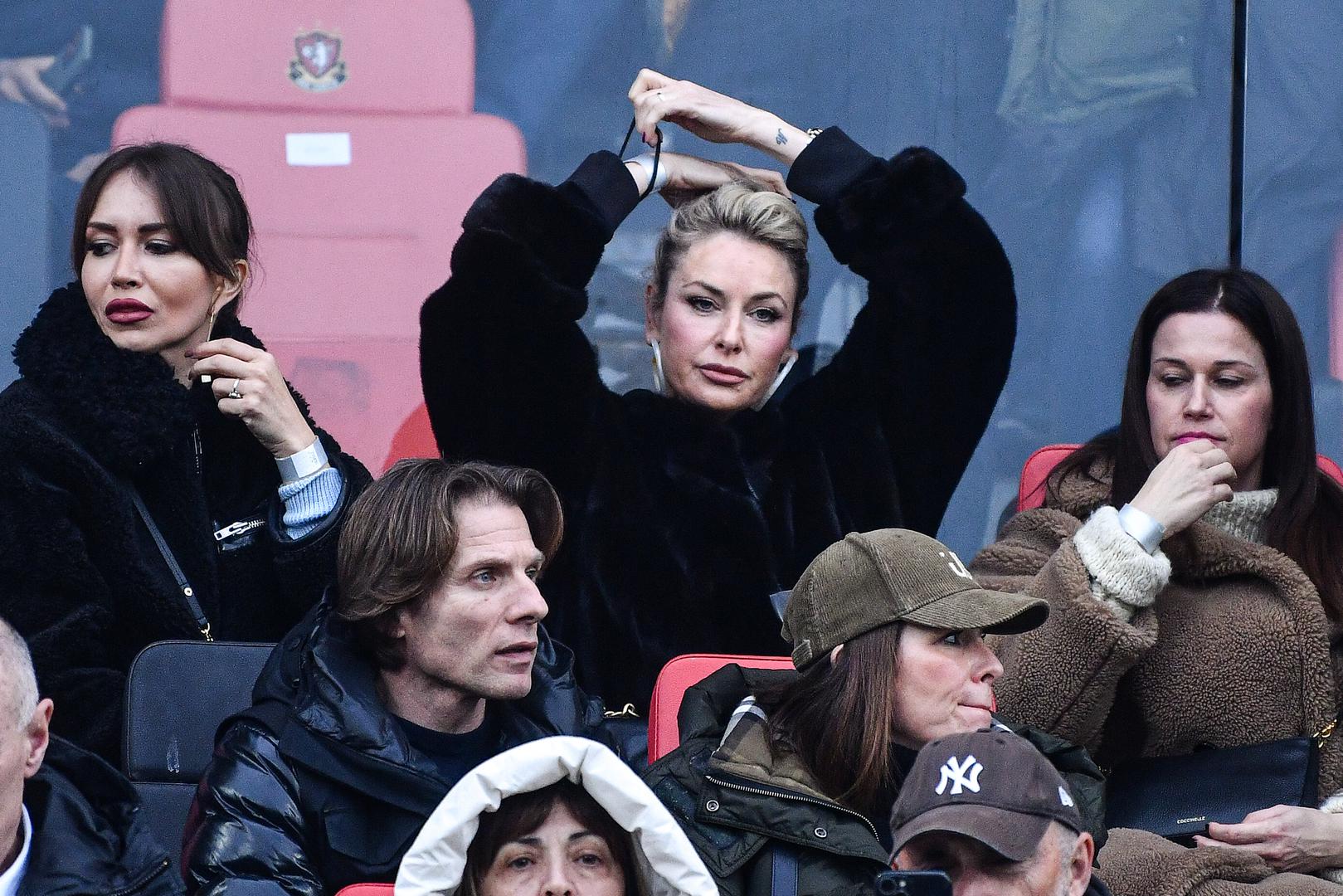  Za glazbeni dio večeri bili su zaduženi Jelena Rozga i Milan Terze, dok je goste u jednom trenutku iznenadila i Doris Dragović.