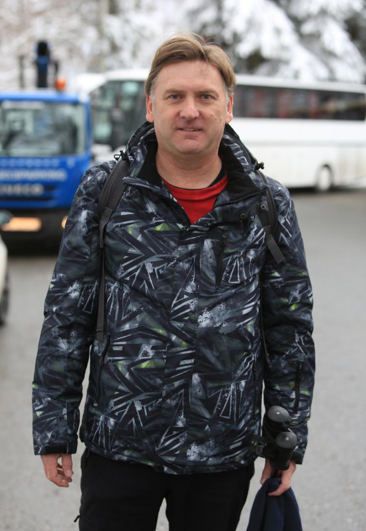 Damir Šoić, alatničar, 52:
Slažem se s naplatom parkiranja, ali tek nakon izgradnje žičare.