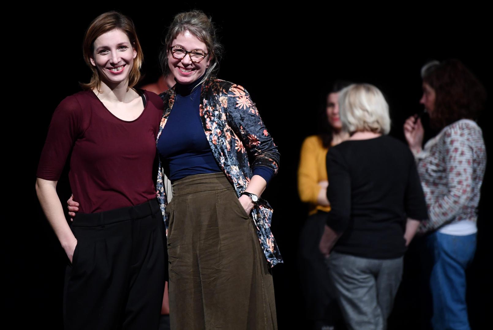 Ivana Bodrožić s Dijanom Vidušin koja je glumi u predstavi