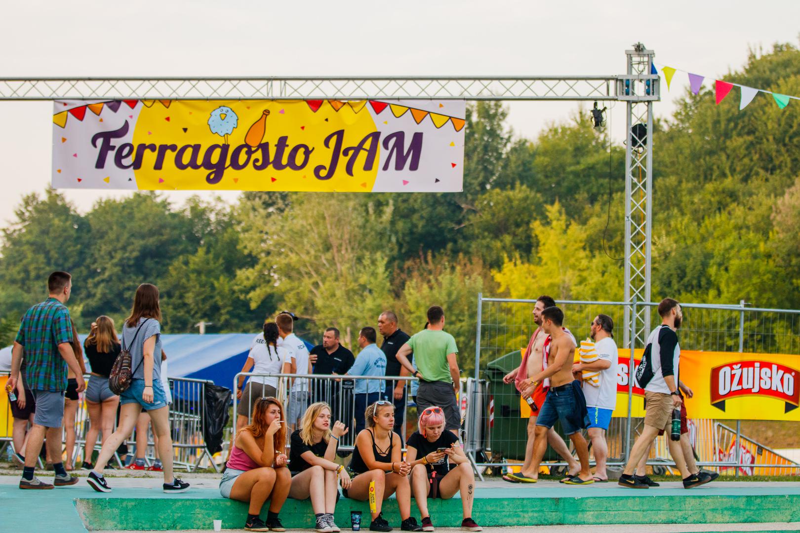 Nikad jača ponuda elektronike na festivalu u okviru #DobroJutro pozornice ispunila je sva očekivanja. Do ranih jutarnjih sati publiku su na nogama držali regionalni DJ-i i producenti kao što su Mladen Tomic, Teo Harouda, MILEA, Oliver, VRH i mnogi drugi.
