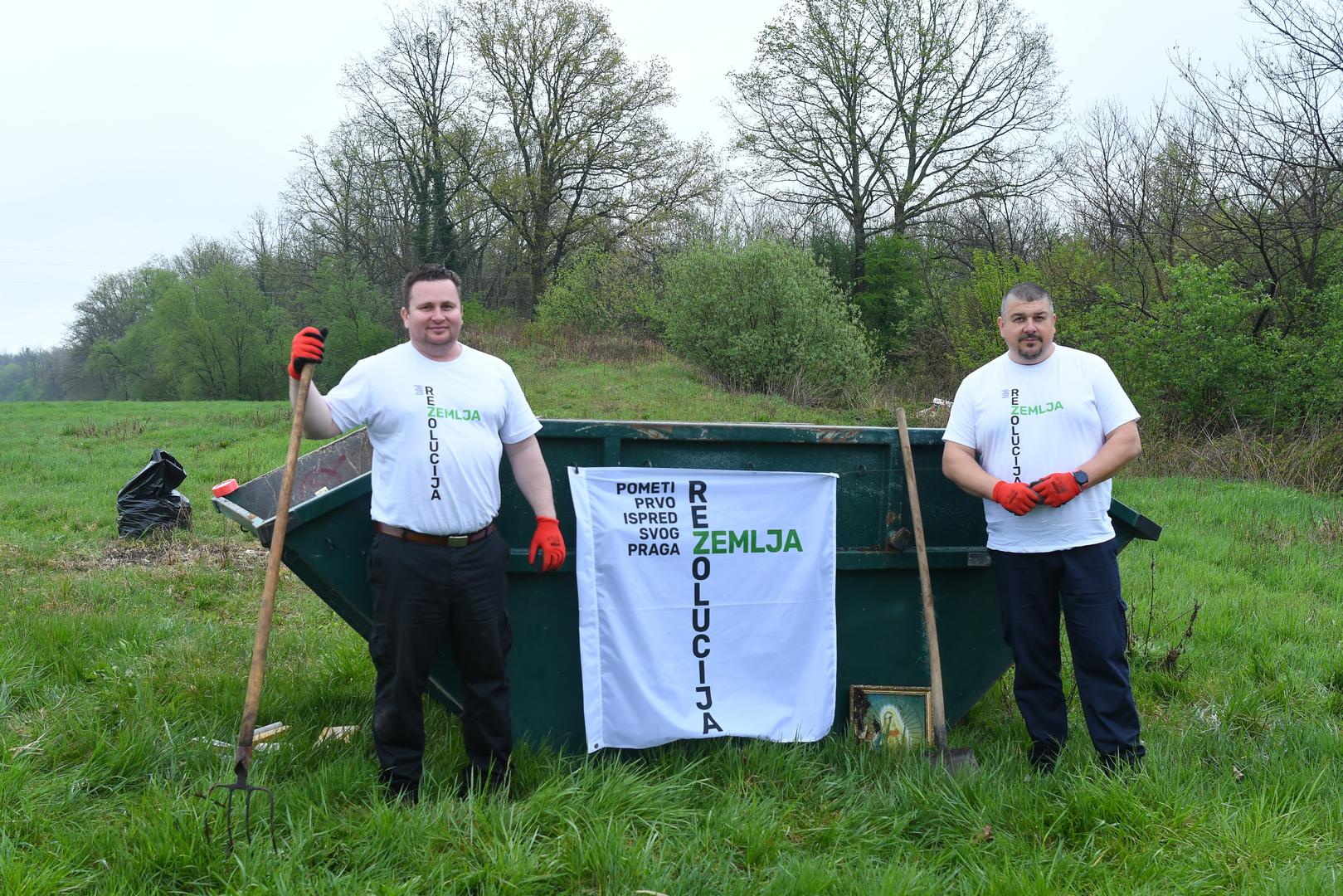 22.04.2022., Slunjska brda, Karlovac -  Vecernjakova akcija ciscenja u sklopu projekta "Rezolucija Zemlja". Photo: Bruno Fantulin/PIXSELL