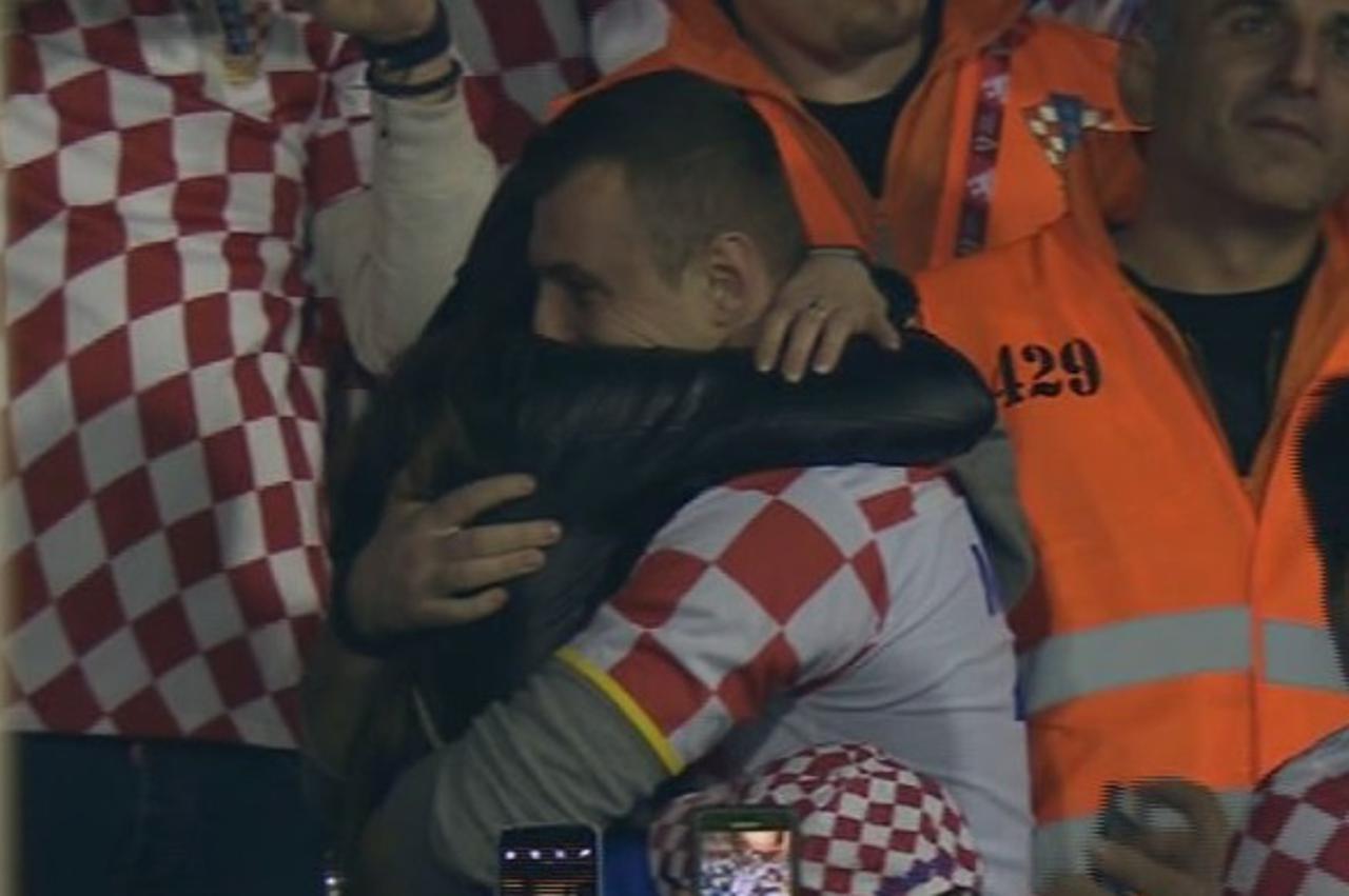 Hrvat zaprosio Ukrajinku, navijači