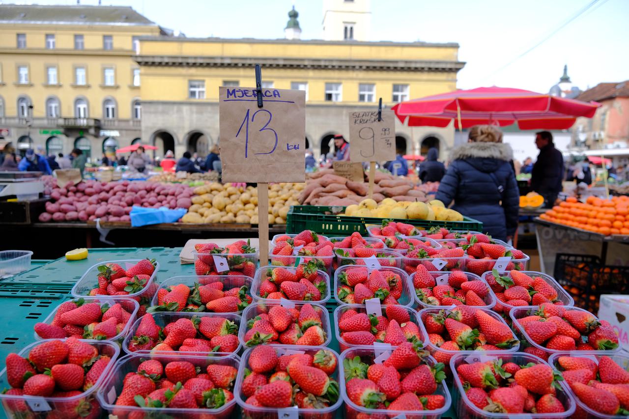 Cijene voća i povrća na tržnici Dolac 