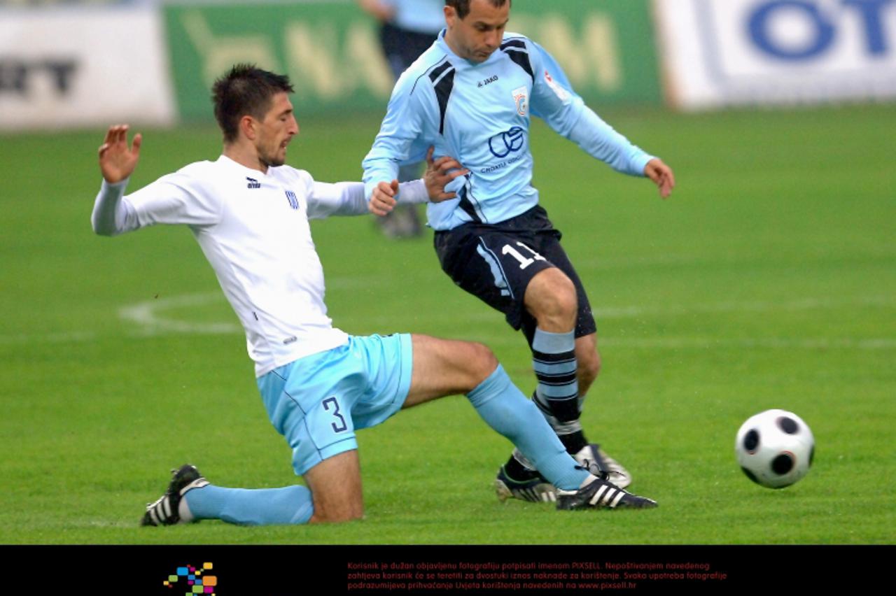 '25.09.2010., Vinkovci - Nogometnu utakmicu 9. kola 1. HNL odigrali su Cibalia Vinkovci i NK Karlovac. Mladen Bartolovic i Borislav Pilipovic.  Photo: Davor Javorovic/PIXSELL'