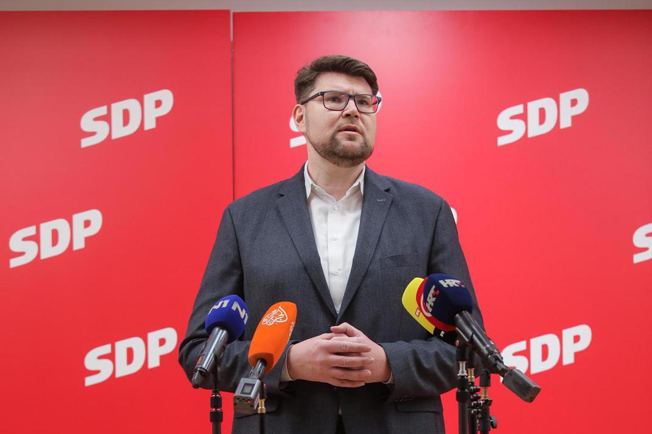 Zagreb: Predsjednik SDP-a Peđa Grbin obratio se javnosti nakon što je Plenković najavio okvirni datum izbora