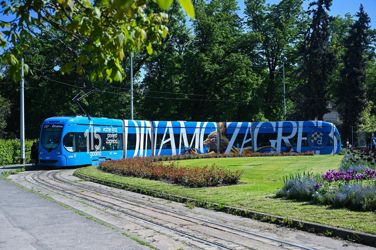 Zagreb: Proslava 115. rođendana GNK Dinamo uz vožnju rođendanskim tramvajem 