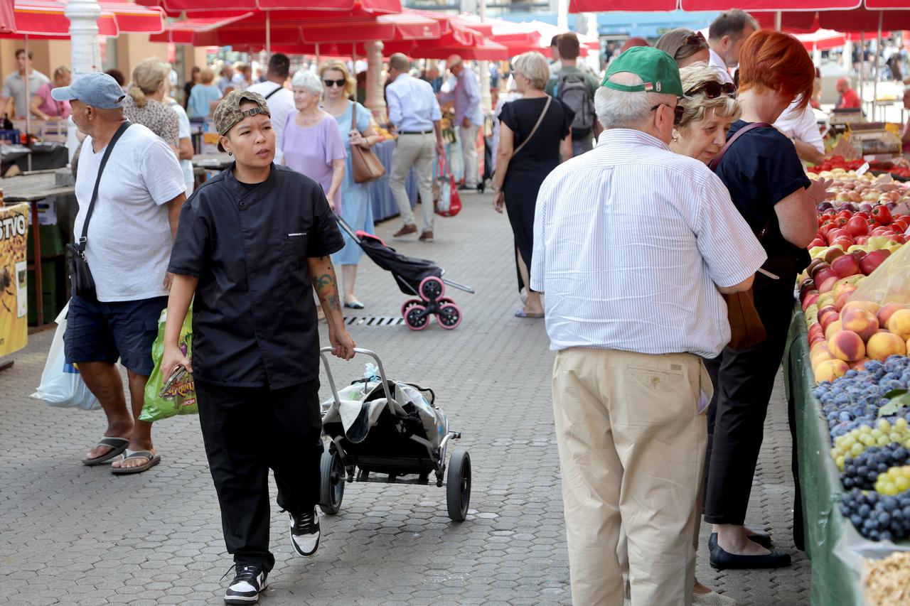 Zagreb: Jutarnja kupovina na Dolcu