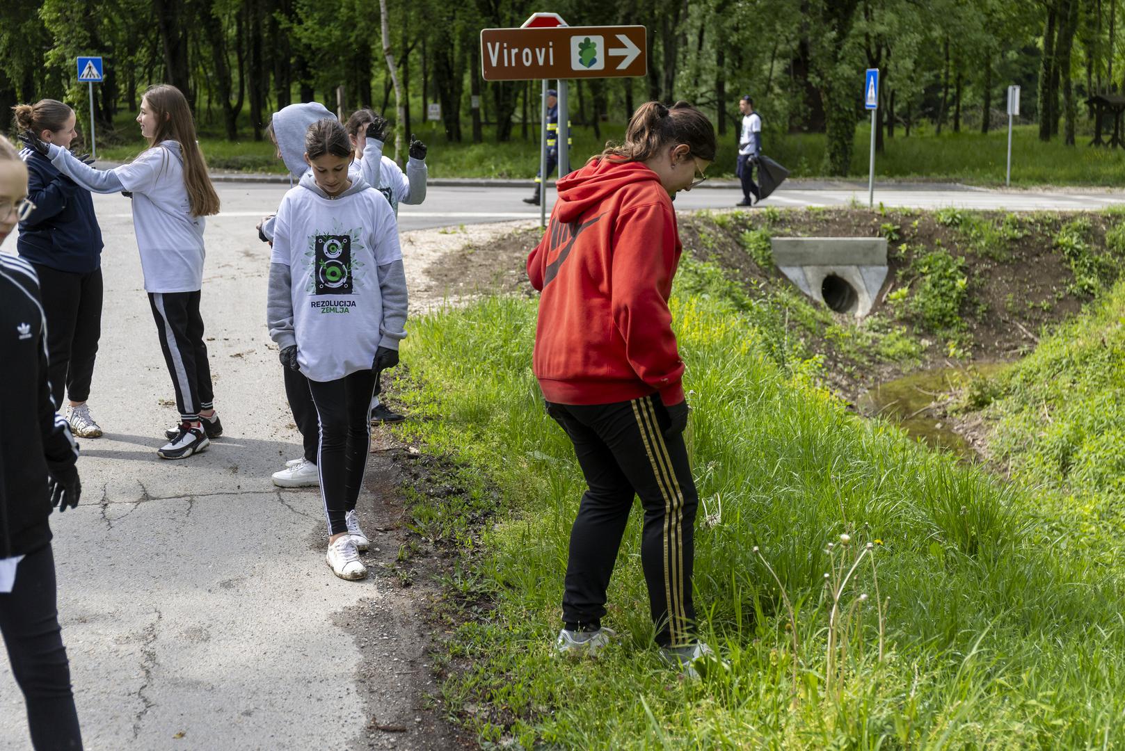 26.04.2025., Bosnjaci - Rezolucija Zemlja 2025 -  Savjet mladih Opcine Bosnjaci i DVD Bosnjaci u akciji ciscenja smeca. Photo: Davor Javorovic/PIXSELL