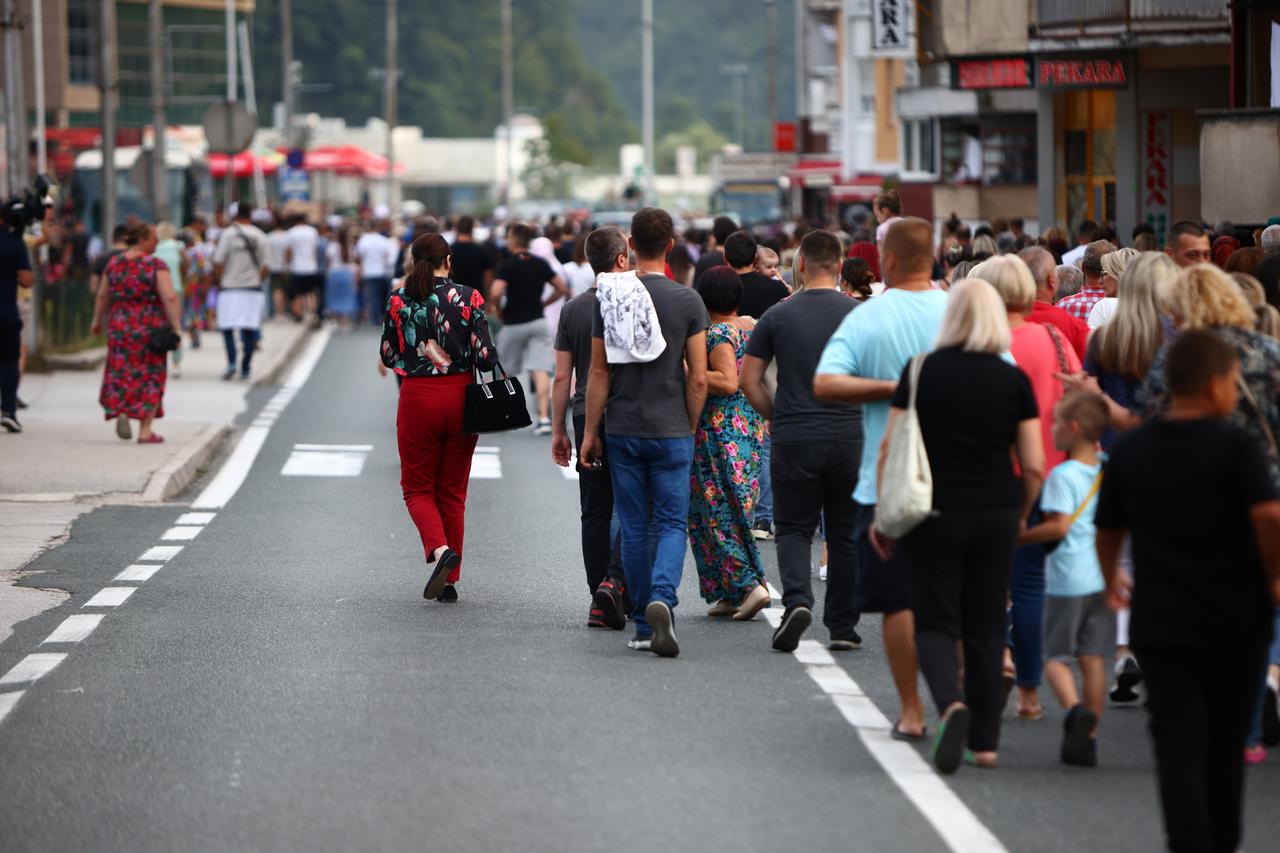 Jablanica: Prosvjed u znak podrške pretučenoj radnici Enisi Klepo