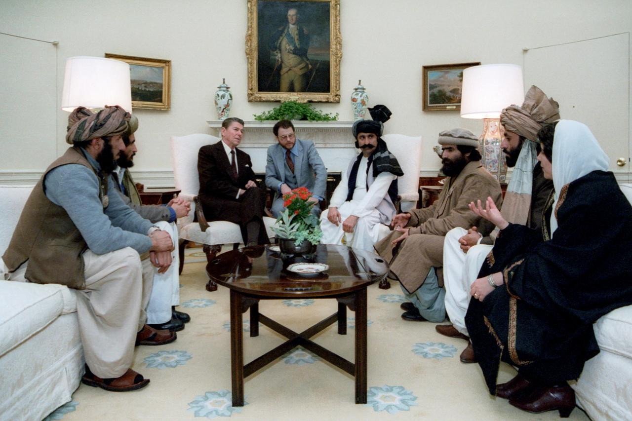 Izaslanstvo mudžahedina primio je i tadašnji predsjednik SAD-a Reagan u Bijeloj kući