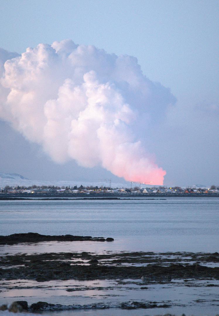 Cijeli Island broji preko 30 aktivnih vulkana.