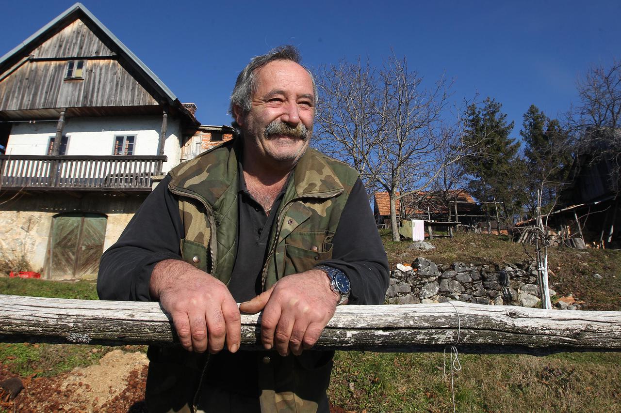 13.12..2016.Zumberak-Reportaza o napustenim selima. Rendzer Selo Radjenovici. Vikendas Janko Radjenovic ciji je otac bio posljednji stanovnik sela. Photo: Boris Scitar/Vecernji list/PIXSELL