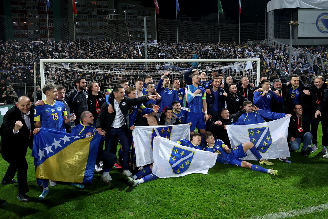 Zenica: Slavlje igrača Bosne i Hercegovine nakon što su svladali Italiju jedanaestercima