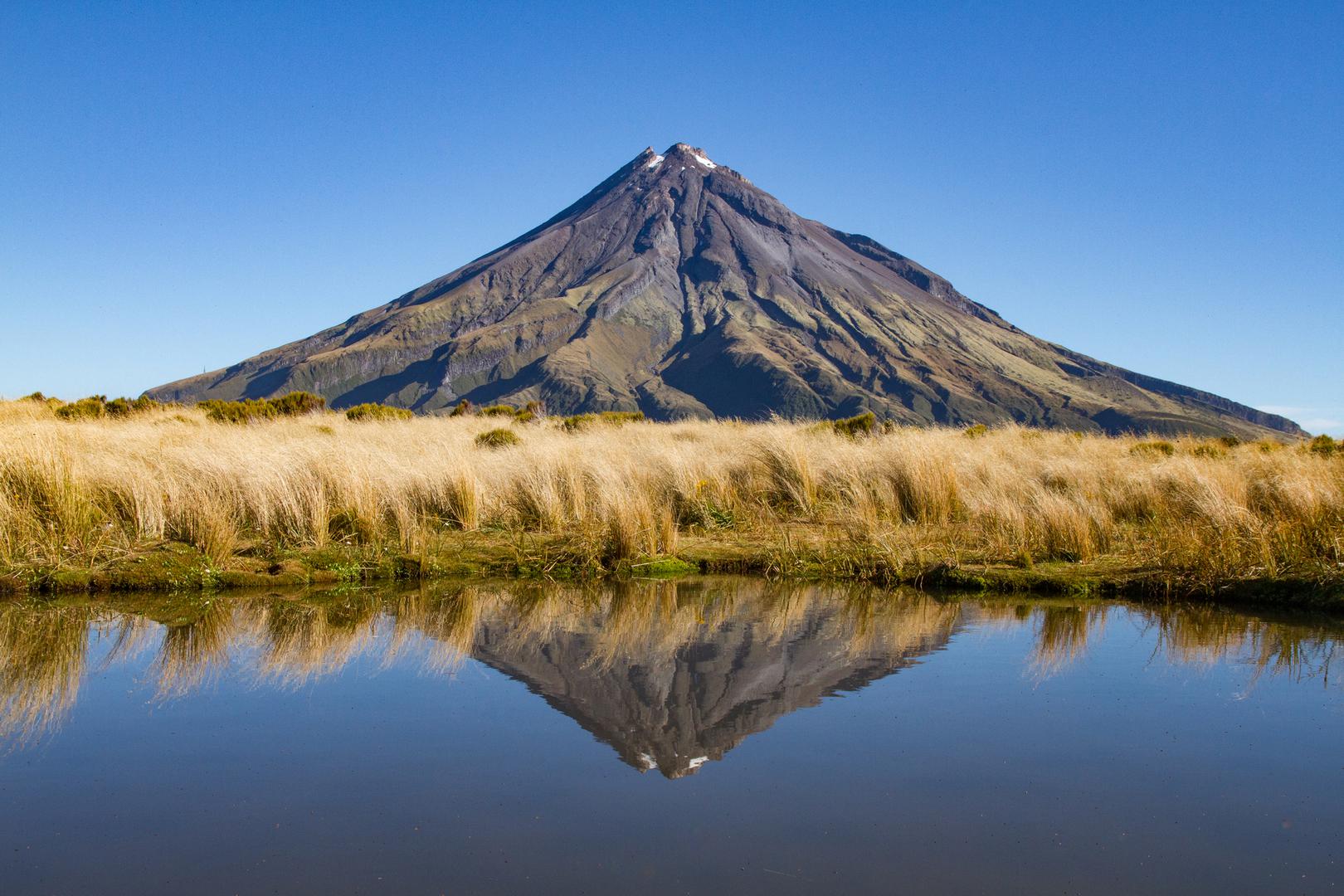 2518 metara visok je ugasli vulkan Taranaki, a lani je proglašen jednom od najboljih svjetskih turističkih destinacija