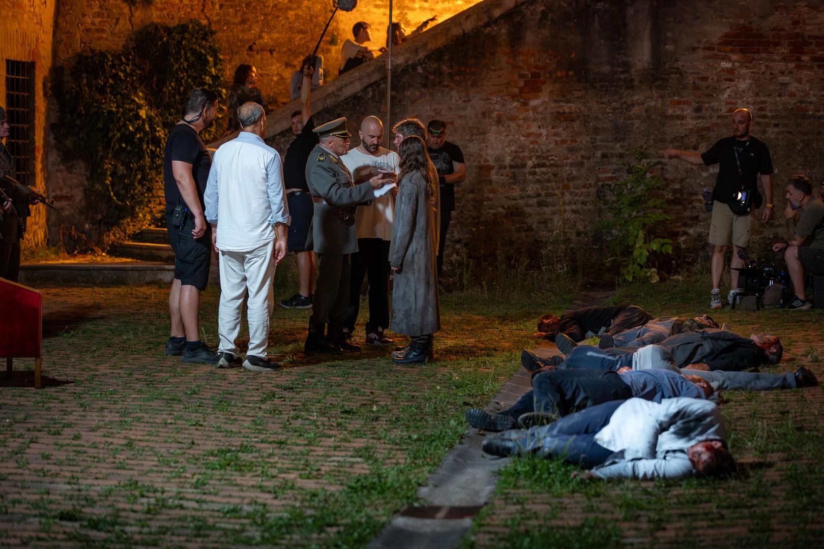 Armand Assante glumi oficira JNA, a filmskoj ekipi će se ovih dana pridružiti i Tim Roth koji glumi odraslog Marijana.