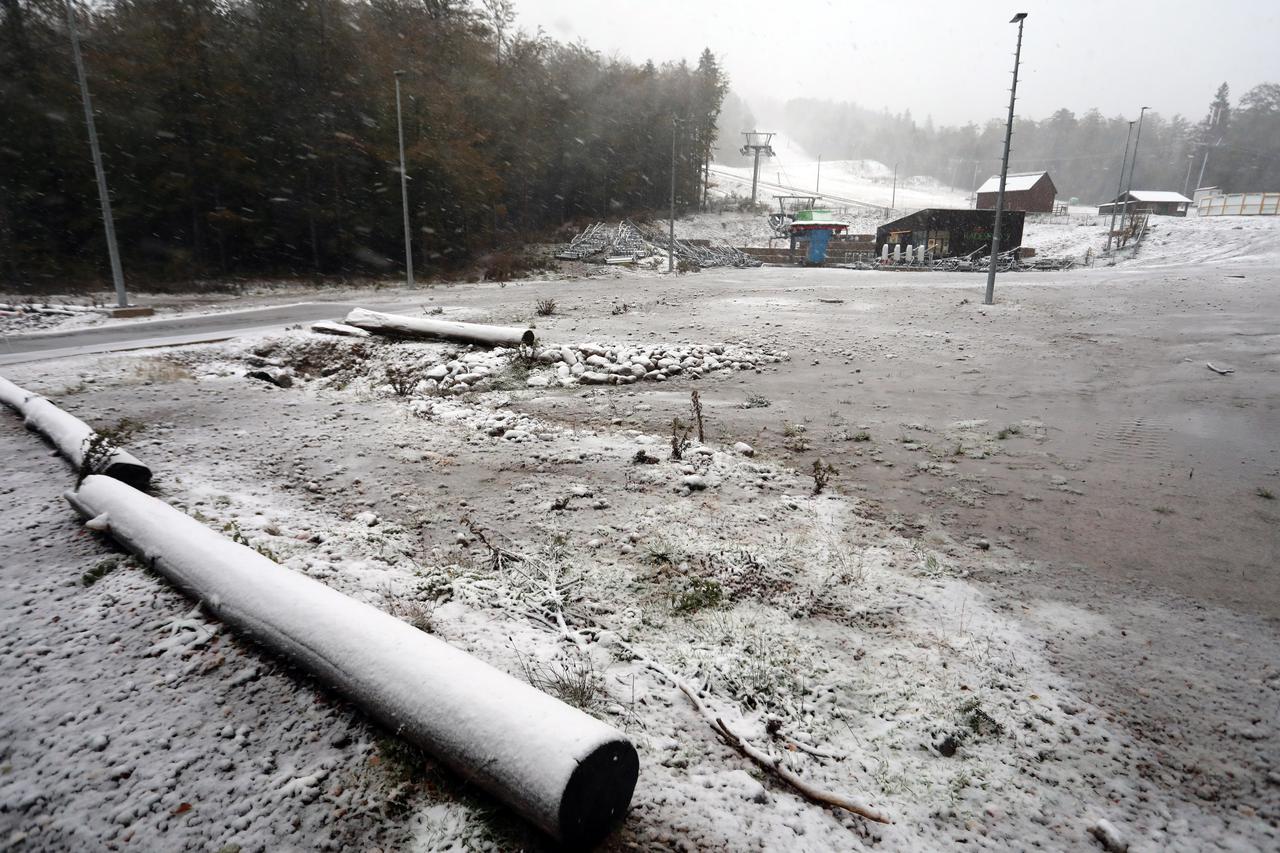 Službeni policijski automobil