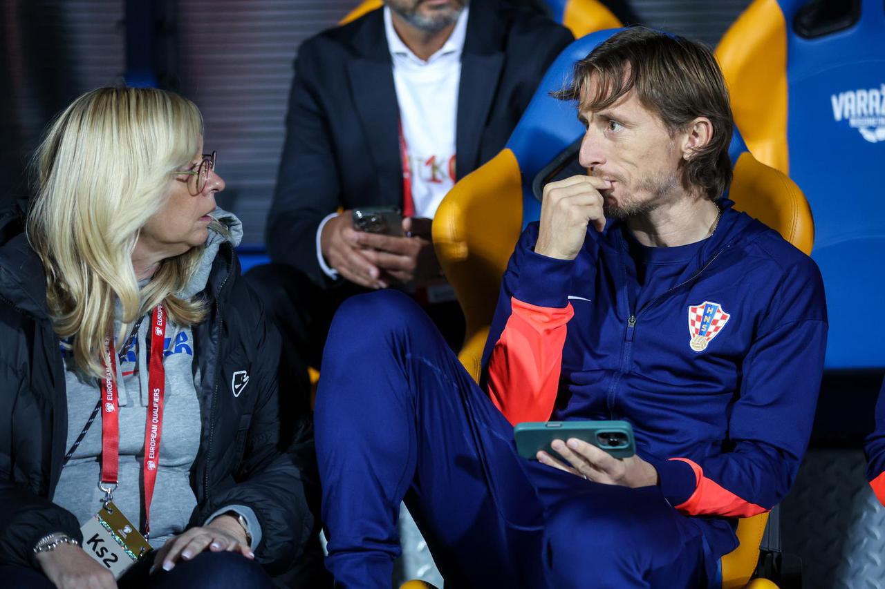 Zagrijavanje nogometaša uoči početka utakmice Hrvatske i Gibraltara u kvalifikacijama za FIFA Svjetsko prvenstvo