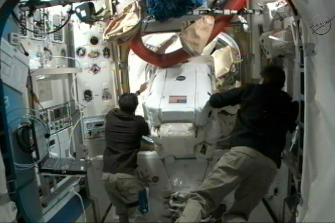 sunita williams,akihiko hoshide