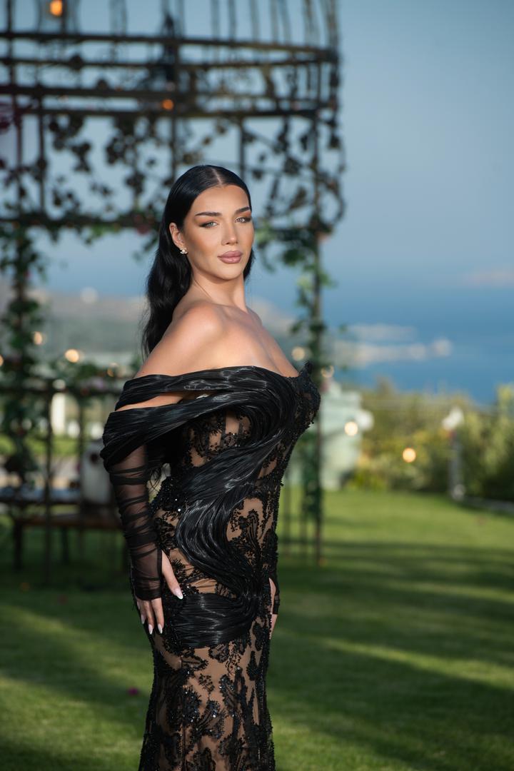 Soraya traži muškarca koji će je prihvatiti takvom kakva jest, biti njezin partner i u ljubavi i poslu te netko tko će je podržavati u svemu što je njoj važno. Privlače je muškarci koji su sigurni u sebe i puni energije, a kad je o izgledu riječ, preferira tamne, visoke i muževne dečke. U show ulazi spremna upoznati partnera koji dijeli njezin pogled na život, ali ne skriva da je prije svega vrlo znatiželjna i nestrpljiva da otkrije je li Gospodin Savršeni njezin tip.