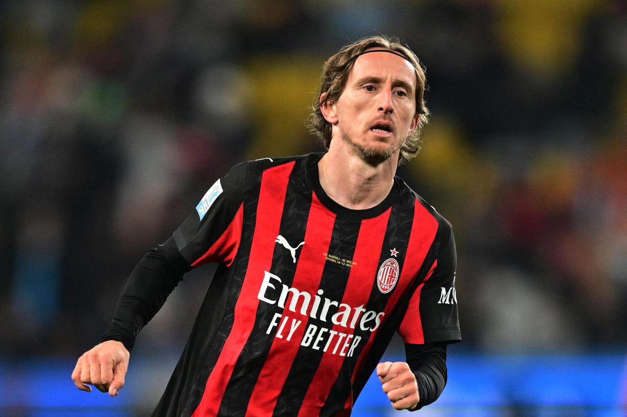 Supercoppa Italiana - Semi Final - Napoli v AC Milan