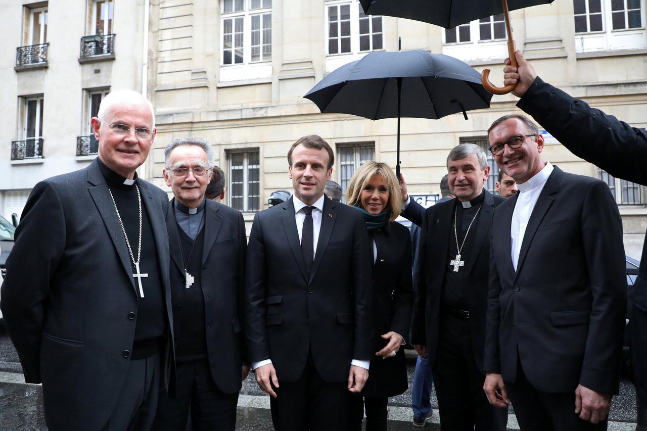 Francuski predsjednik Emmanuel Macron pred crkvenim je dužnosnicima u Parizu govorio sat vremena
