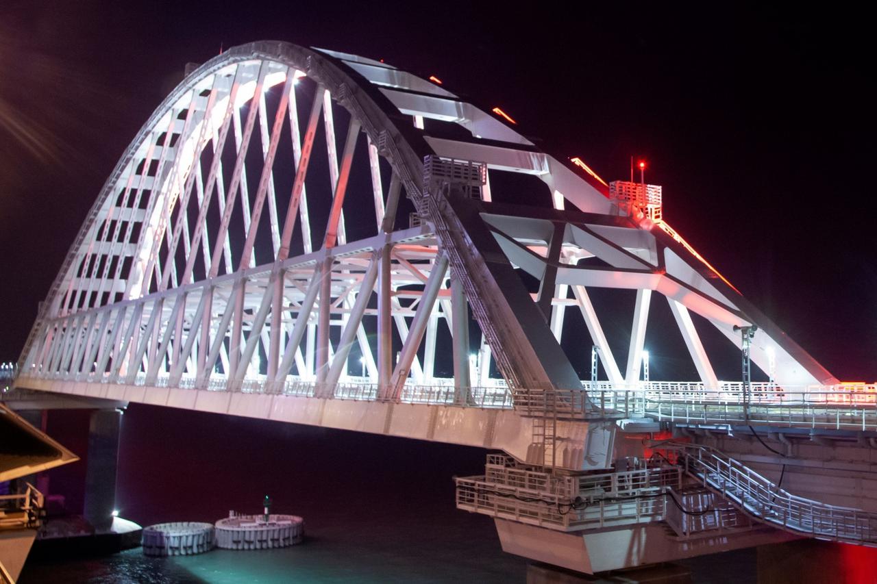 Most koji spaja Ukrajinu i Rusiju