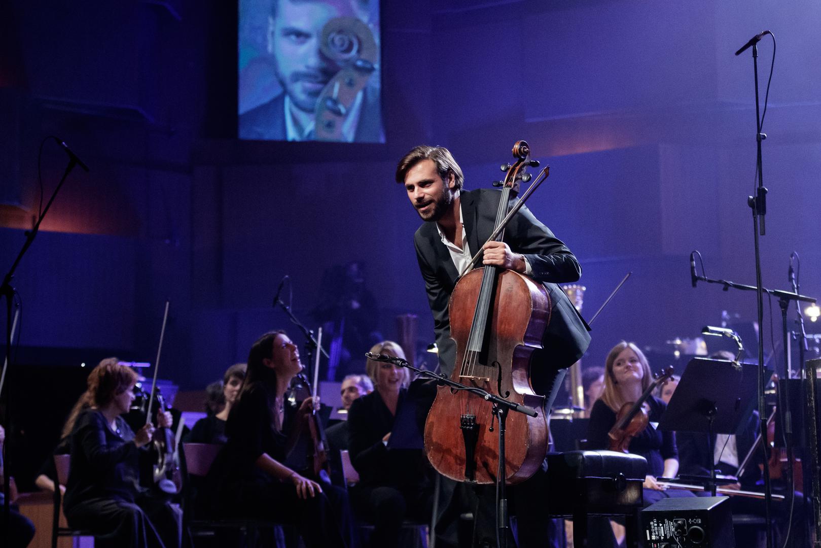 Novi 'Off' ciklus Zagrebačke filharmonije donosi sedam vrhunskih crossover koncerata, a sezonu je u Lisinskom otvorio Stjepan Hauser.