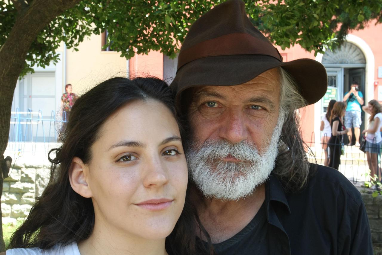 18.07.2014., Pula - Glumac Rade Serbedzija s najmladjom kcerkom Ninom.  Photo: Dusko Marusic/PIXSELL