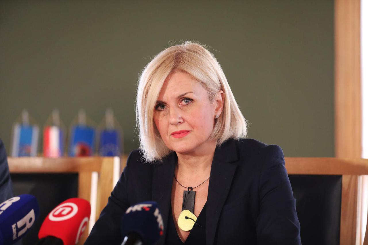 Rijeka: Gradonačelnica Iva Rinčić održala konferenciju za medije