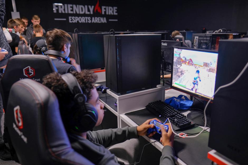 U igraonici Friendly Fire održan je turnir videoigara