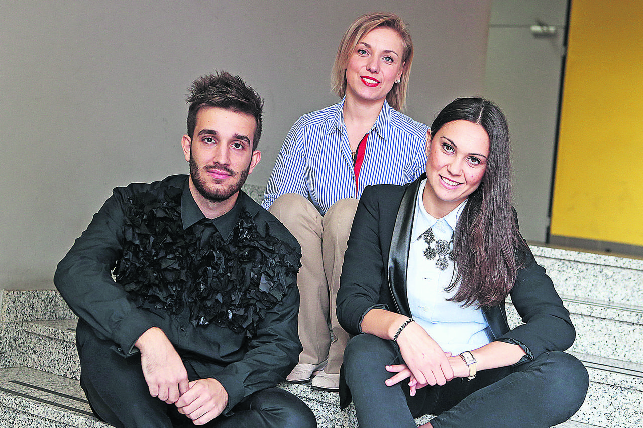 Dizajneri Ana Marija Bunjački i Duje Kodžoman i asistentica Nina Modronja Breyer 