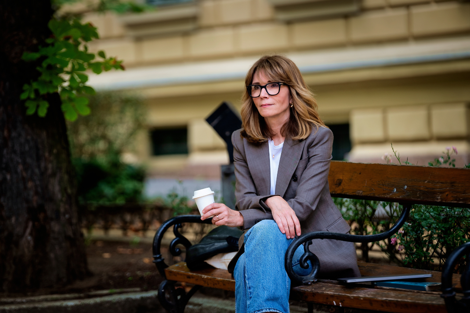 Ulazimo u dan snažne introspekcije i emocionalnog čišćenja. Mladi Mjesec u Ribama, retrogradni Merkur i prijelaz u novu astrološku godinu stvaraju moćnu kombinaciju koja će duboko utjecati na sve znakove zodijaka, potičući nas da otpustimo prošlost i pripremimo se za novi početak.