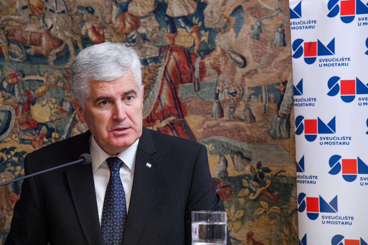 Zagreb: Ivanu Aralici uručen počasni doktorat Sveučilišta u Mostaru