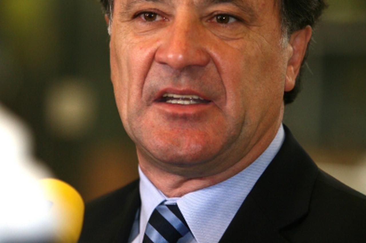 '03.11.010., Zagreb - Pleso, zracna luka Zagreb, odlazak nogometasa Dinama u Bruggeu, Zdravko Mamic. Photo: Zarko Basic/PIXSELL'