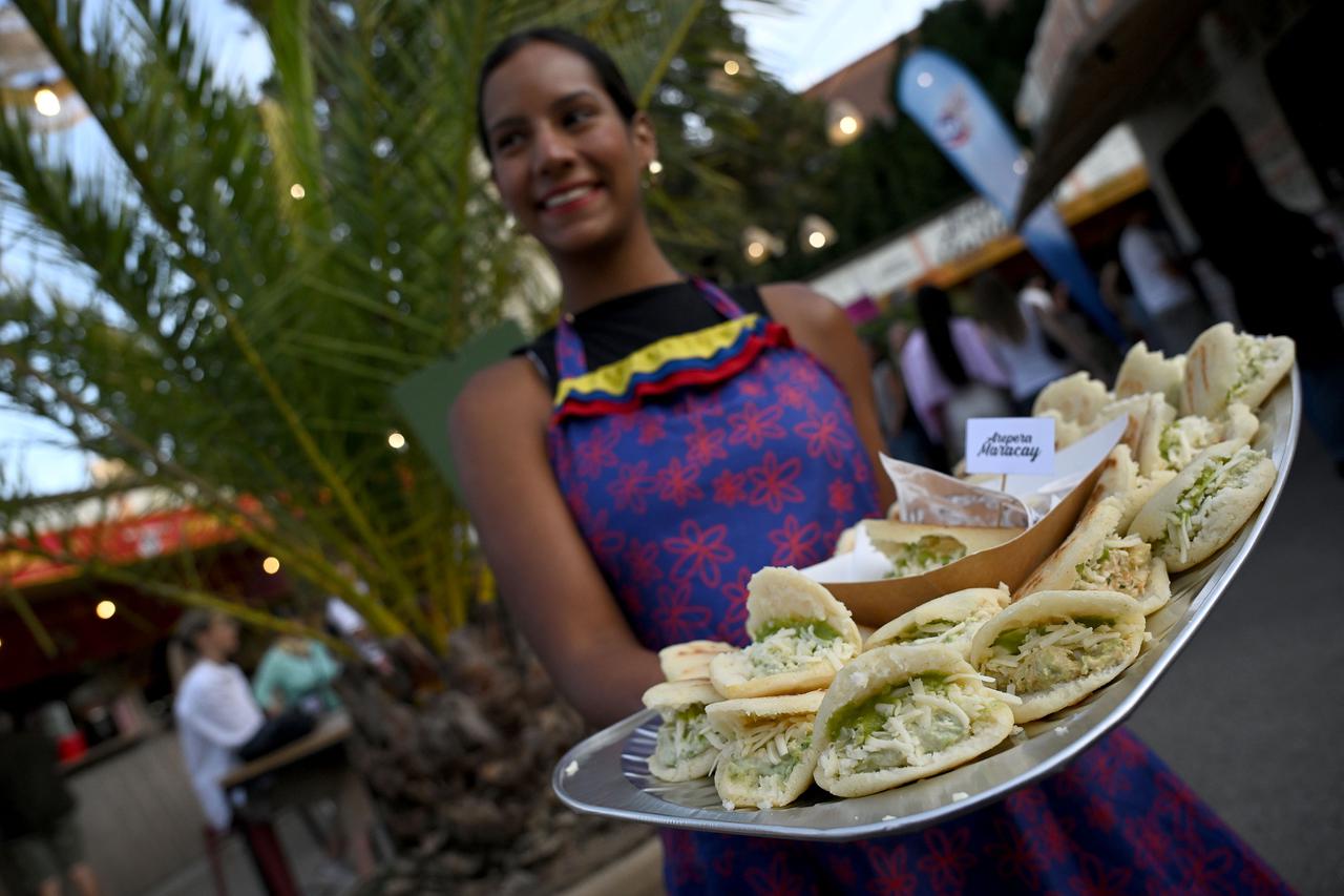 Zagreb: Započeo Festival Fiesta Latina na  Strossmayerovom trgu