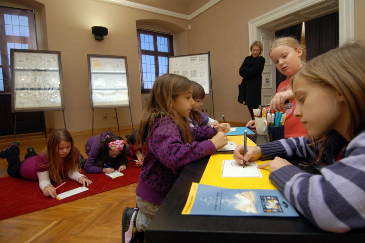 '27.10.2010. Palaca Sermage, Varazdin, Radionica ucenika nizih razreda osnovnih skola  u gradskom muzeju o povijesti Hrvatske poste Photo: Marko Jurinec/PIXSELL'