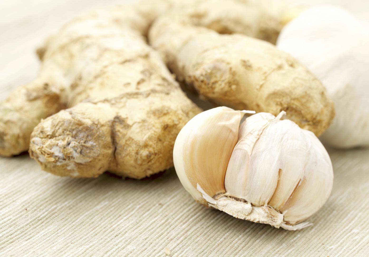 Đumbir je mnogima nezaobilazna, supernamirnica, koji uvijek imaju u svojoj kuhinji, a oni koji ga svakodnevno konzumiraju imaju itekako dobre razloge da to nastave činiti i dalje, evo zbog čega..