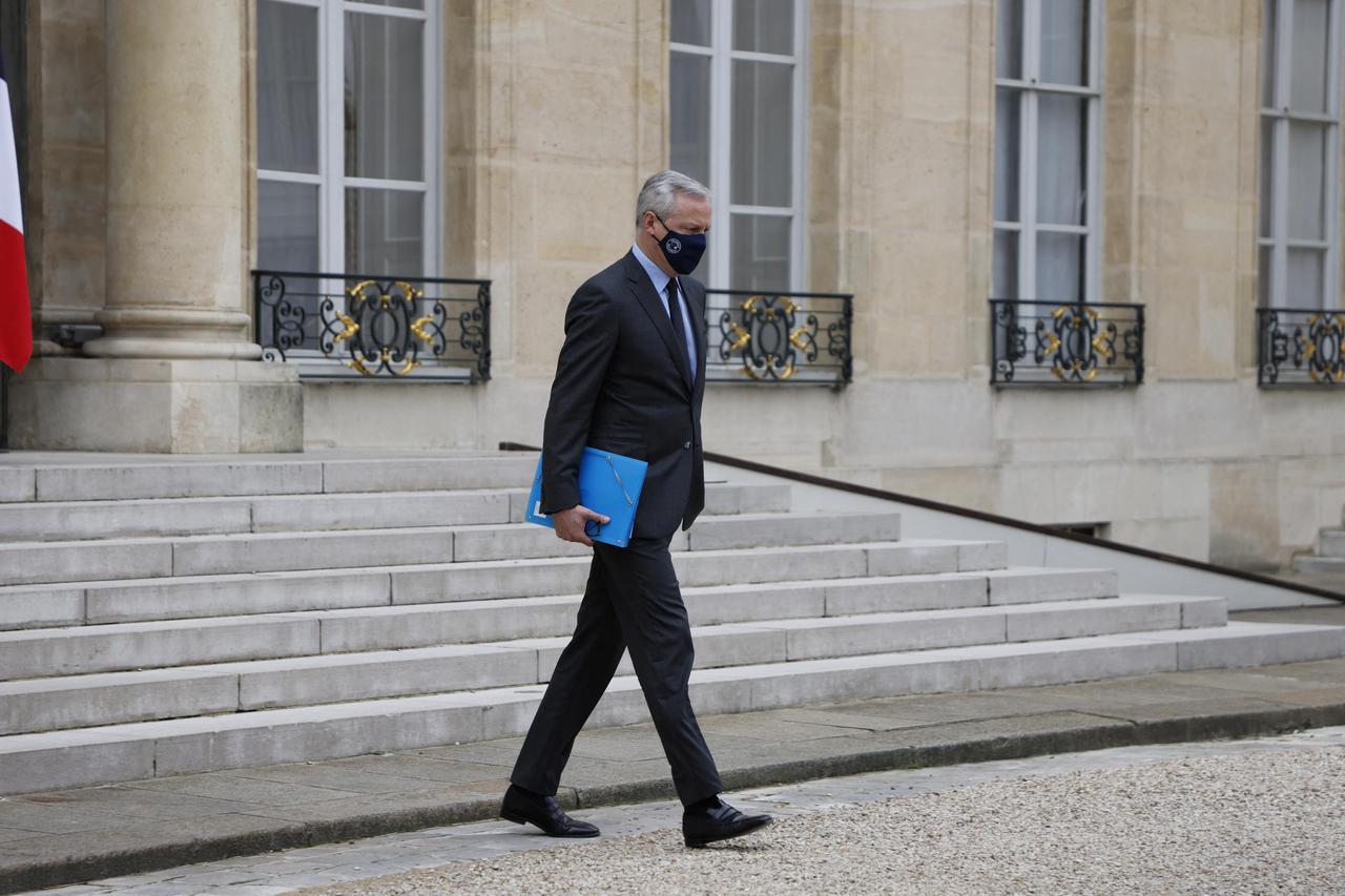 French President Macron holds a Defense Council on Ukraine crisis at the Elysee Palace in Paris