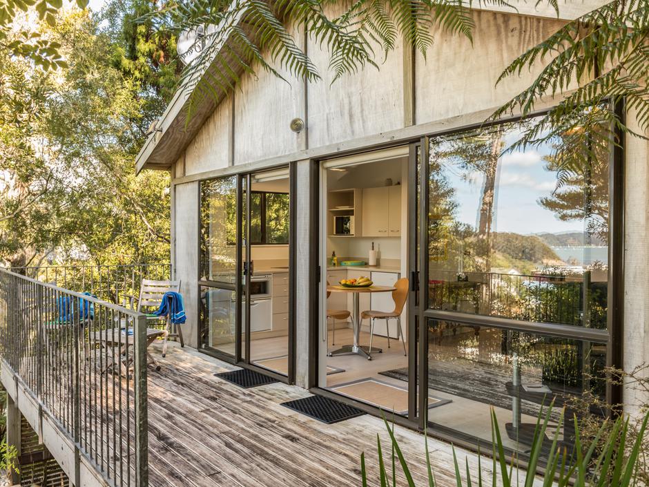 Booking.com - plaža ili planine