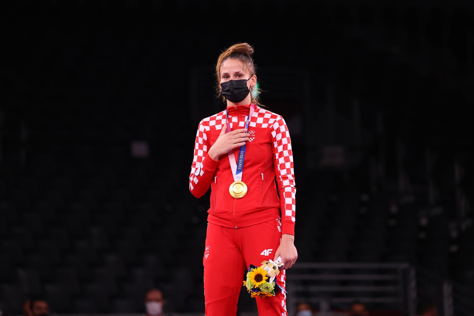 U očima su joj se vidjele i suze radosnice dok je svirala hrvatska himna.