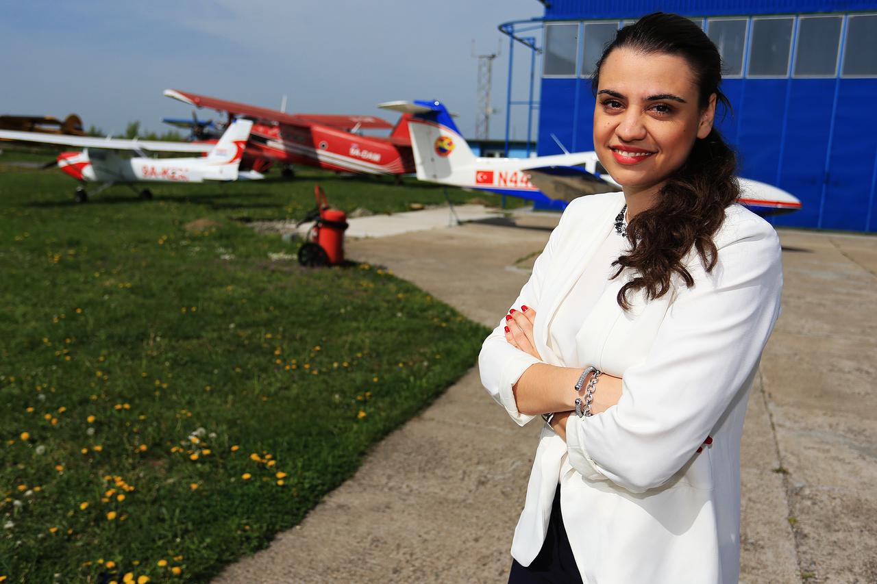 13.04.2016., Osijek - Zrinka Vlasic zaposlena u obiteljskoj tvrtki Air Pannonian koja je nedavno potpisala unosan ugovor sa privatnom makedonskom bolnicom za prijevoz boesnika. Photo: Davor Javorovic/PIXSELL