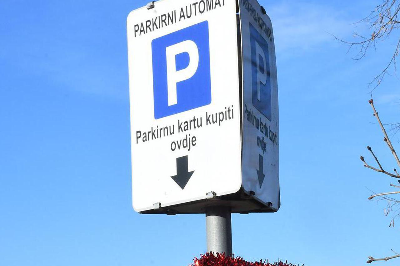 Sisak: Automati za naplatu parkiranja dobili su blagdansko ruho